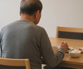 저소득 노인, 혼밥 많고 우울감도 높다