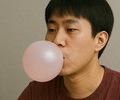 껌 씹으면 미세플라스틱 수천 개 범벅