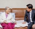 백세 어르신 얼굴 활짝... 마포구 '장수축하금' 개시